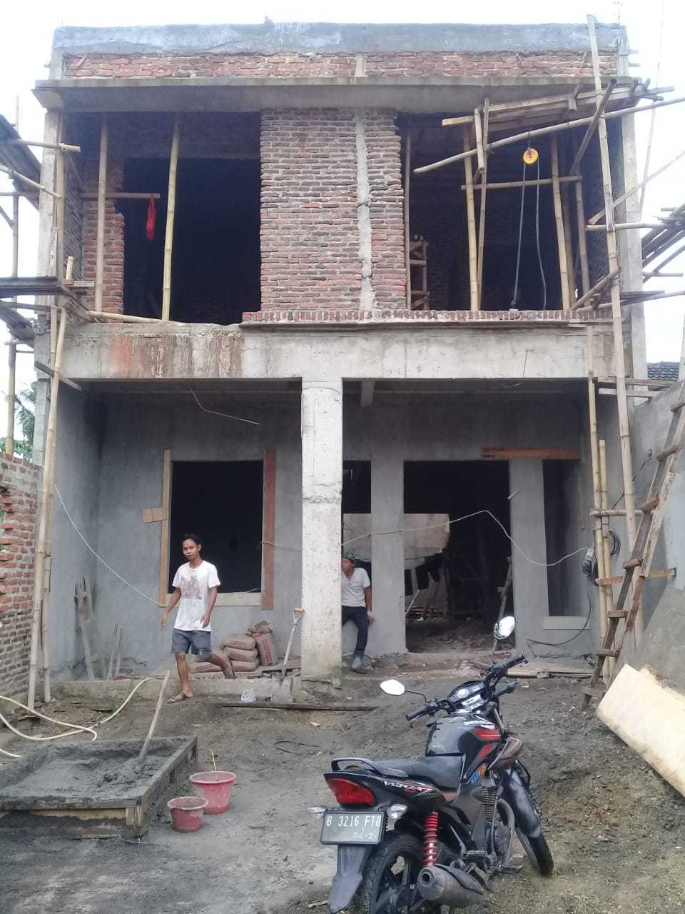 suyandi-bangun-rumah-3-lantai1616390257-m